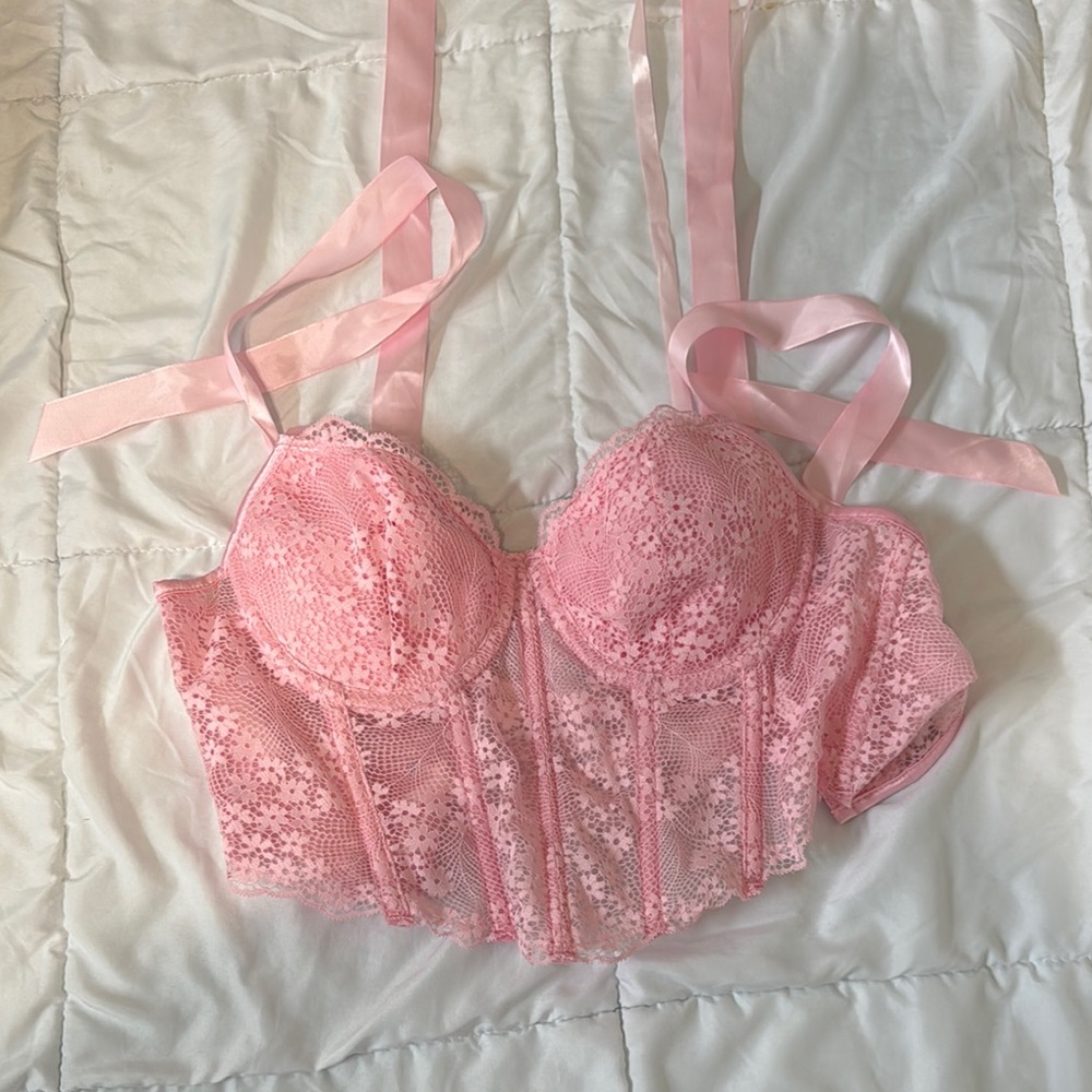 Elegant Pink Lace Bustier